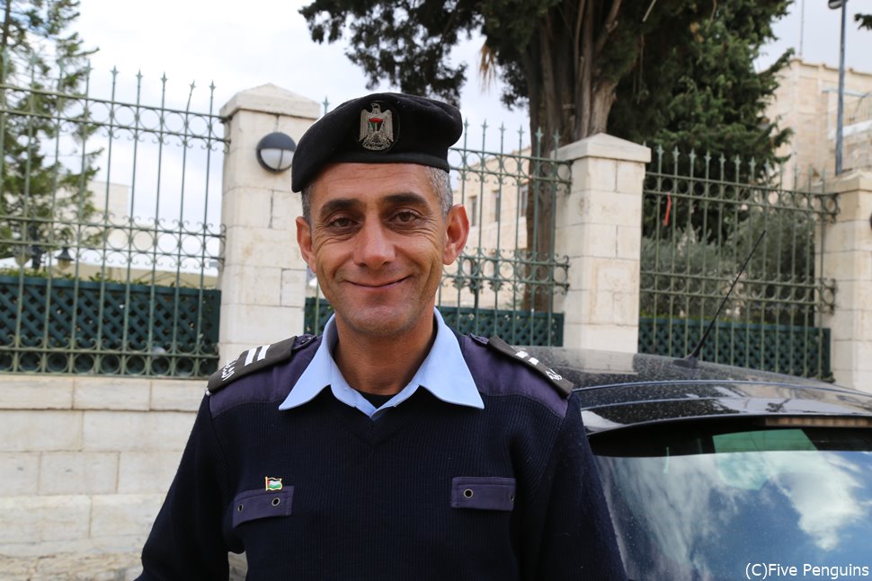 パレスチナにいた優しい警察官