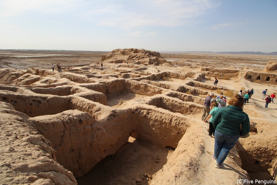 砂漠の中の都城遺跡トプラク・カラ