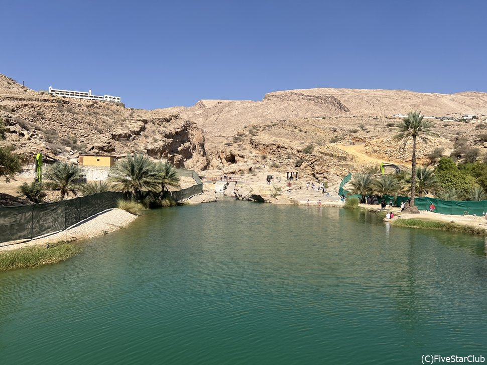 湧き出る泉が美しい渓谷「ワディ・バニ・ハリッド」<ワディ・バニ・ハリッド>