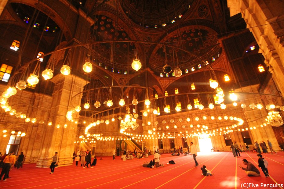 ランプがまぶしいムハンマド・アリ・モスク