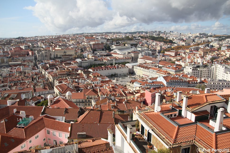 サンジョルジェ城から眺めたリスボンの街並み
