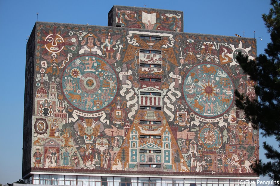 世界遺産 国立自治大学にあるフアンオゴルマンの壁画