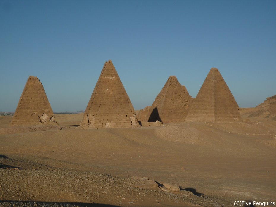 ジュベル・バルカル麓にあるピラミッド群＜スーダン＞