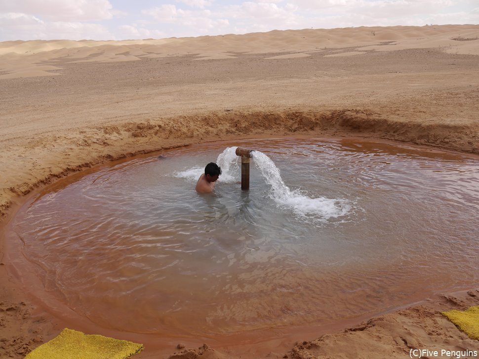 サハラ砂漠の中！にある温泉