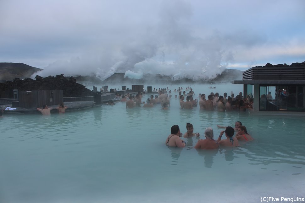 世界最大級の温泉、ブルーラグーン