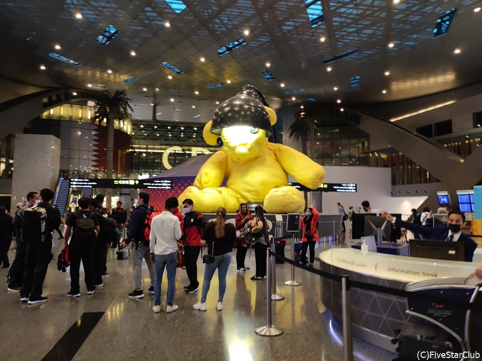 ドーハ空港といえばこのテディベア 久しぶりのご対面