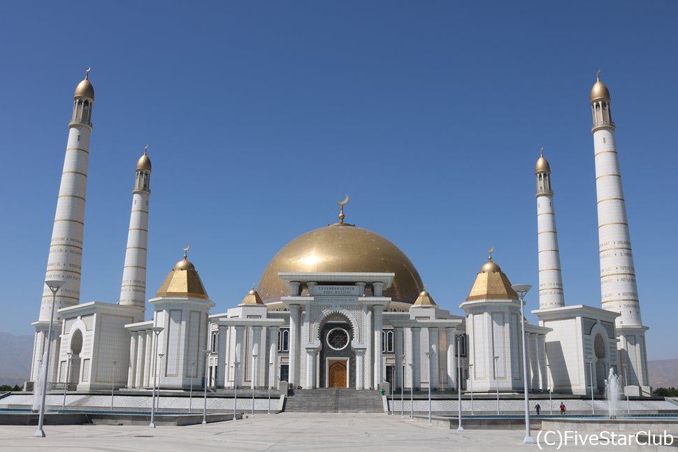 中央アジア最大のトルクメンバシ・ルーヒー・モスク