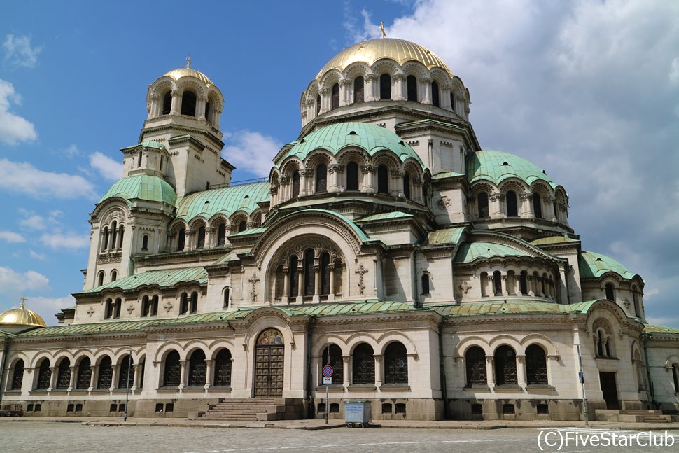 ブルガリア最大の寺院は中が本当に素敵！