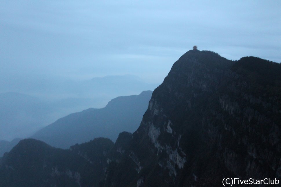 峨眉山の最高峰(3,099m) 万仏頂