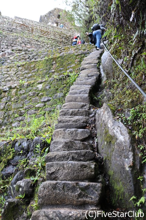 ワイナピチュ登山は、少しハード！！