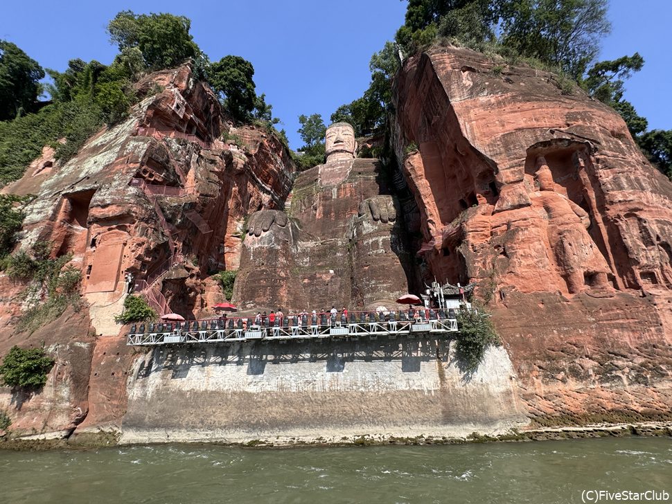 遊覧船から見る楽山大仏＜楽山＞