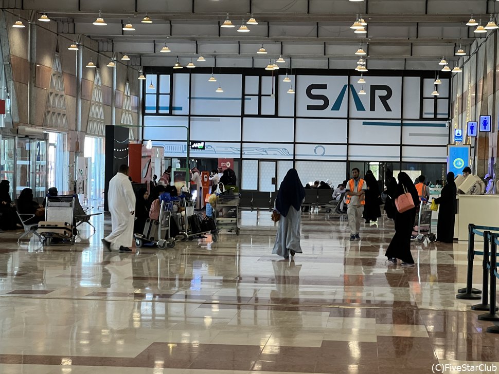 リヤドの鉄道駅(SAR)の中の様子<リヤド>
