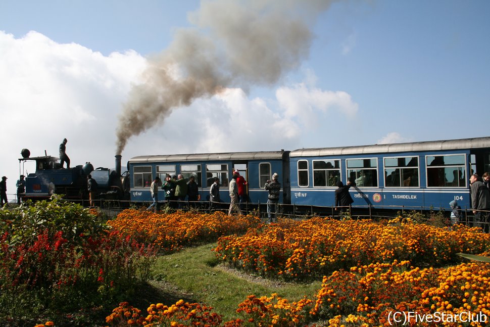 こんなかわいい鉄道も世界遺産に登録されています