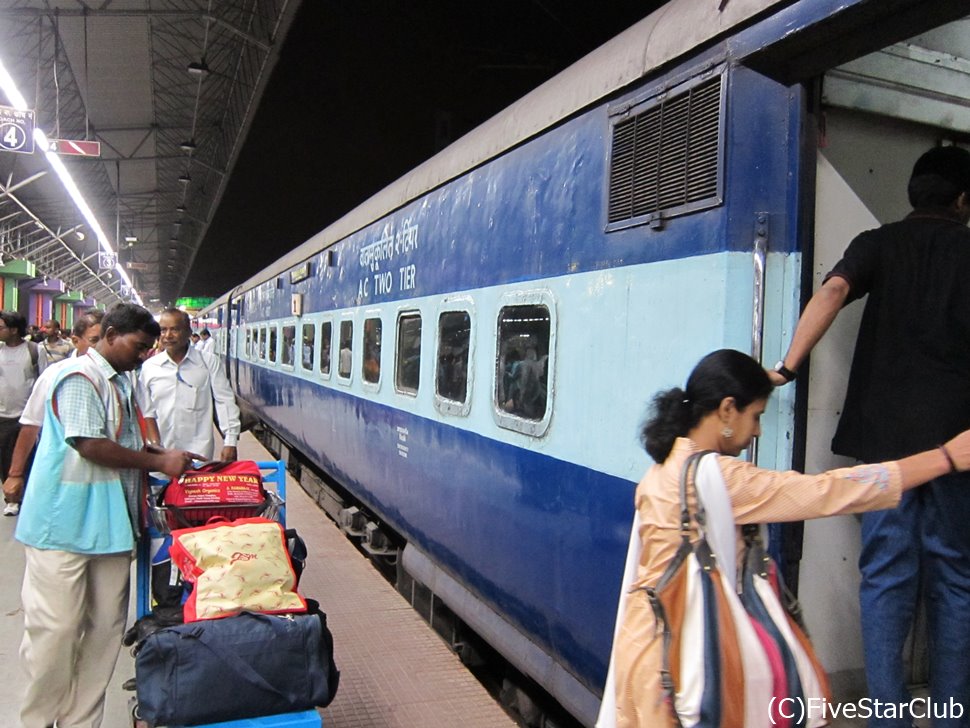 細かいことは～気にするな♪インド列車旅の始まり