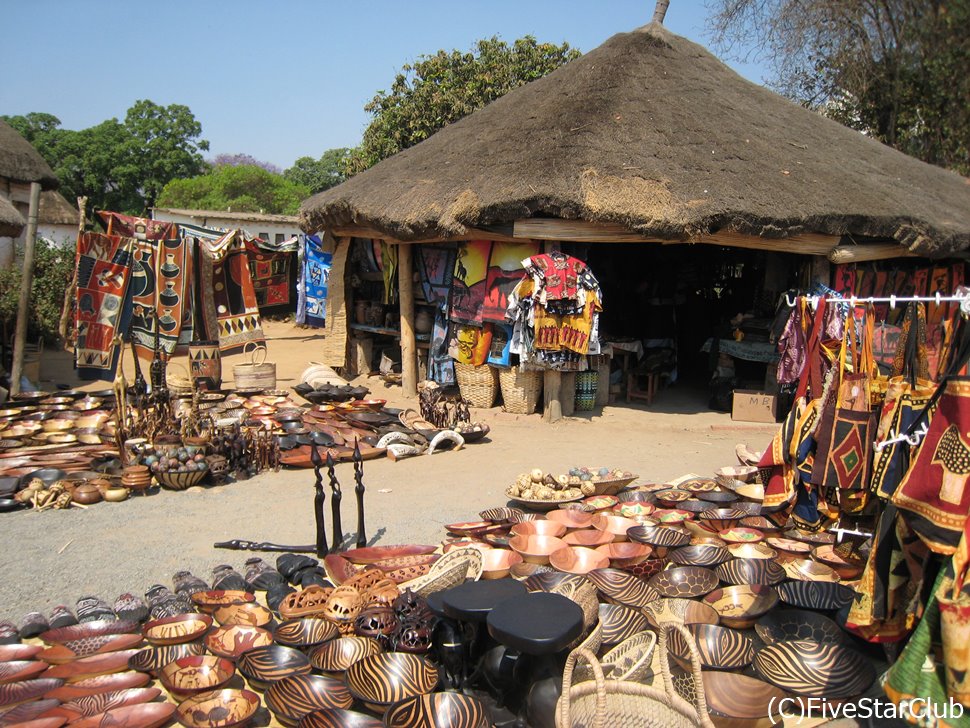 ザンビアのマーケット。友人、知人にはザンビアやジンバブエのおみやげを