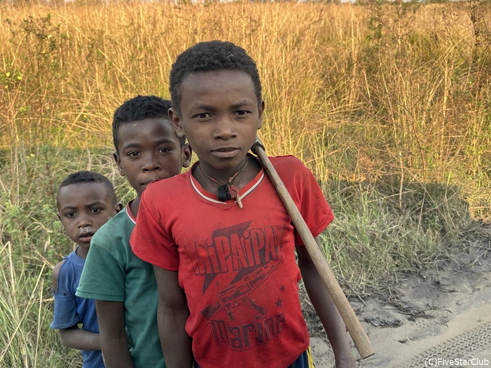 マダガスカルの子供<マンジャ>