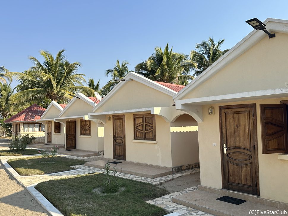 ホテルLE PALETUVIER BORD DE MER<モロンベ>