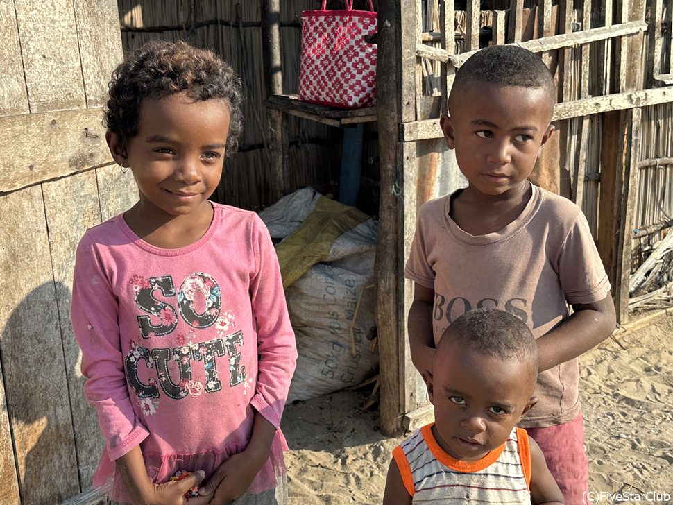 モロンベの子供たち