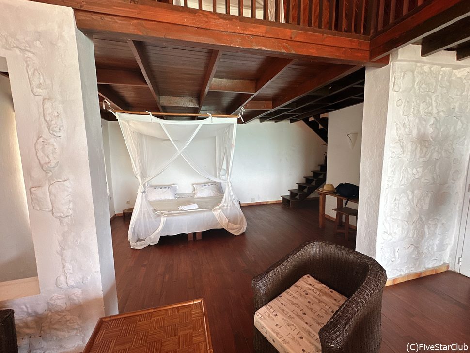 広い室内はシンプル