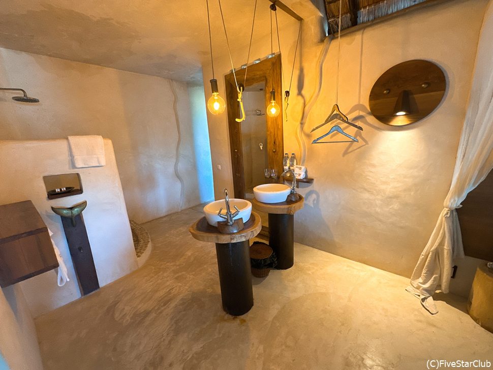 バスルームもゆったりセンスもいい