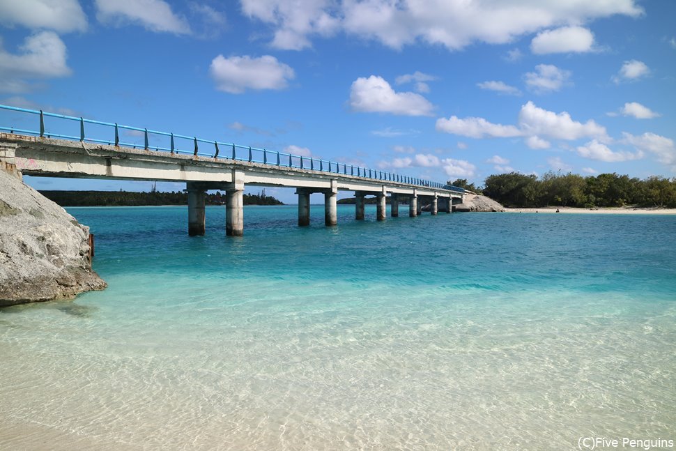 青のグラデーションが美しすぎるムリビーチとムリ橋