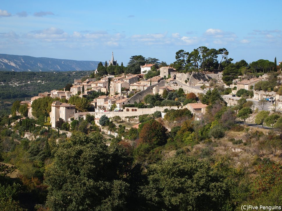 リュベロン谷の眺めが最高の「ボニュー村」