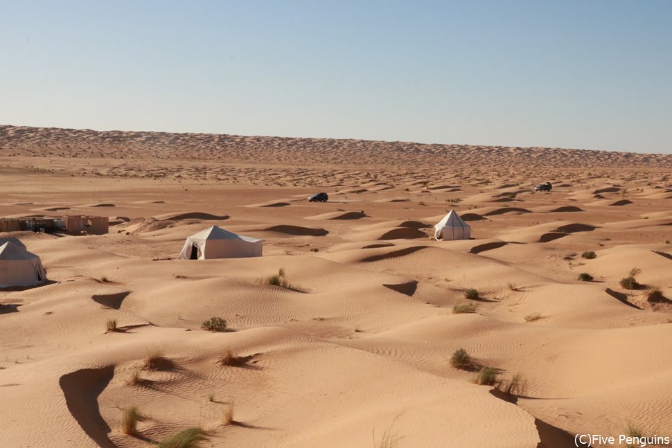 サハラ砂漠の奥地、キャンプ・マルスは砂一面の世界