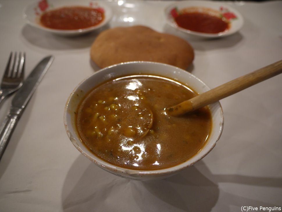 パスタを入れることもあり、スープだけでも十分お腹いっぱいになる。