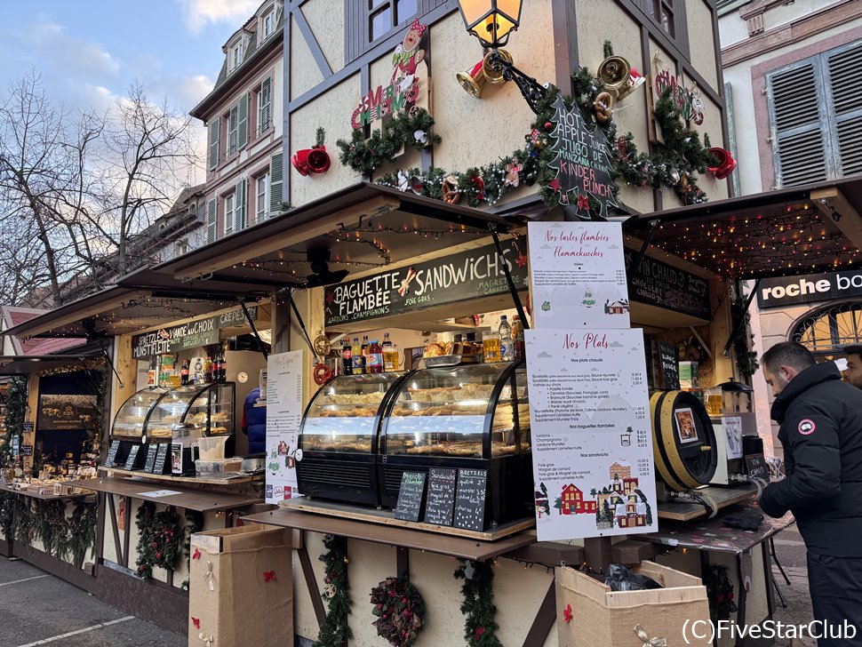 クリスマスマーケットの屋台