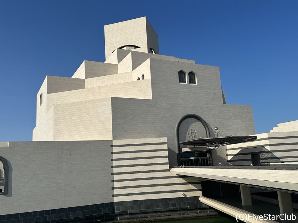 イスラム美術博物館の洗練された外観