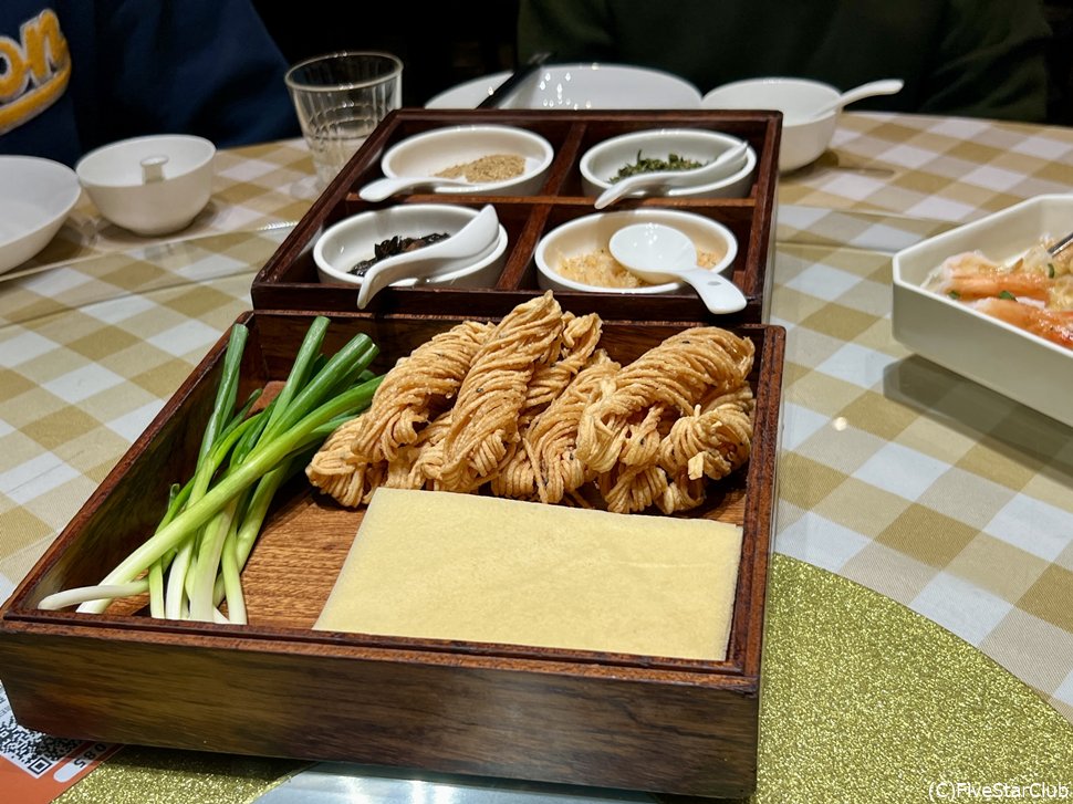 食は山東省名物の薄餅