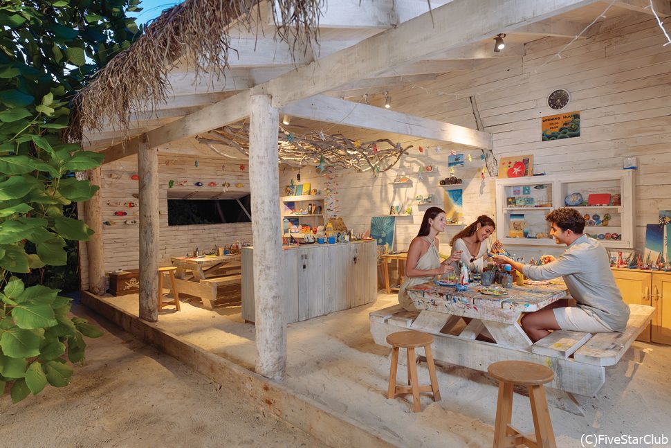 モルディブの伝統的な船「ドーニ」作りなど、豊富なアクティビティが魅力