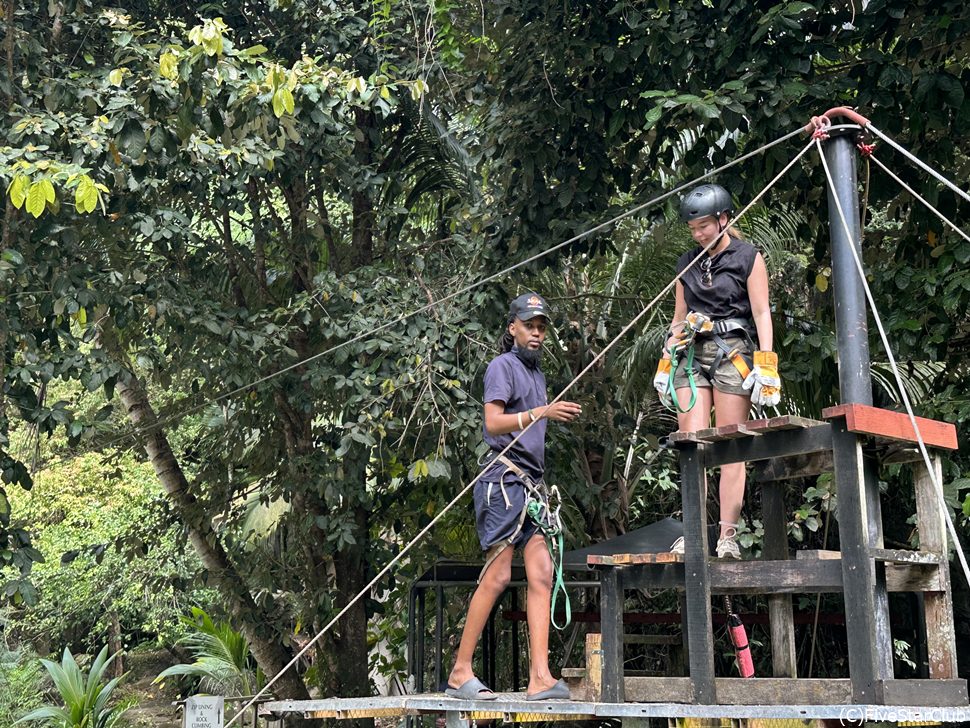 ホテル内でジップラインも楽しめる!