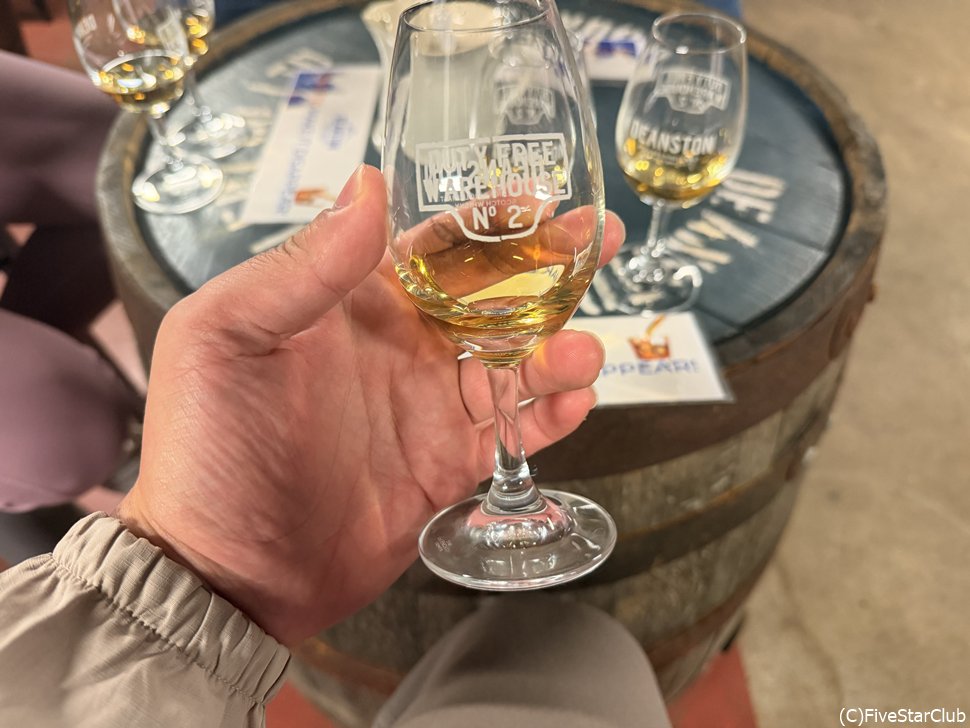 ディーンストン蒸留所にてお楽しみのテイスティング