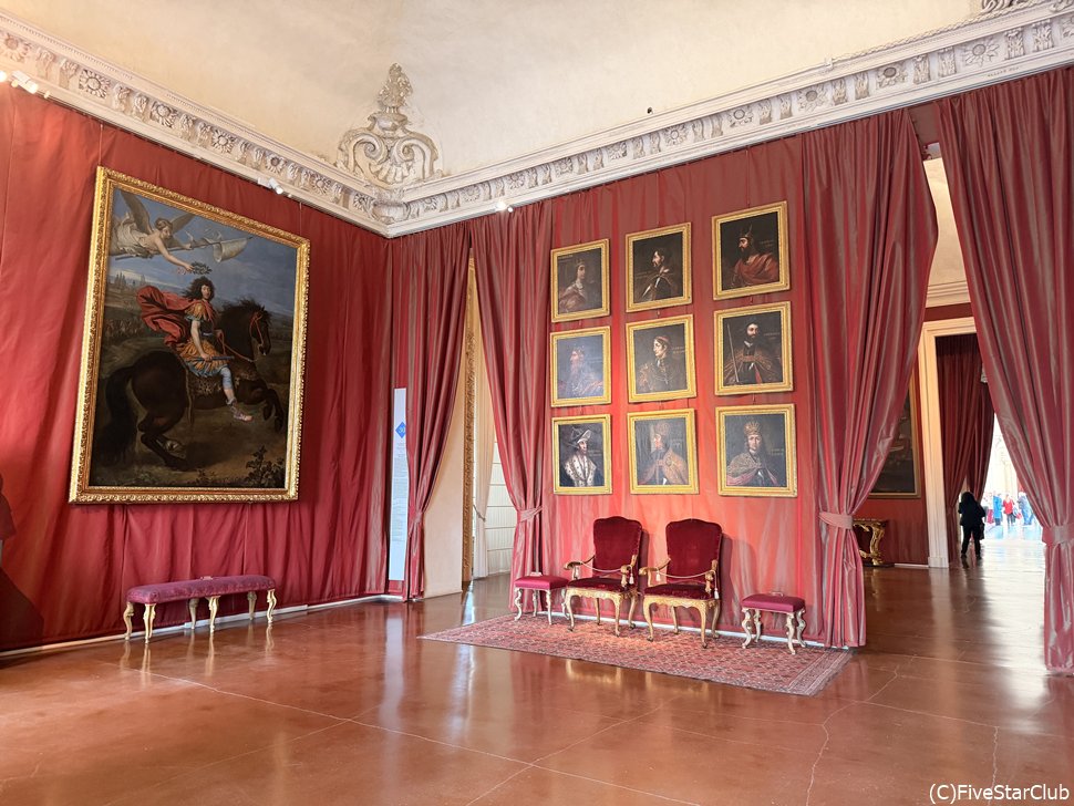 イタリアのヴェルサイユ、ヴェナリア・レアーレ