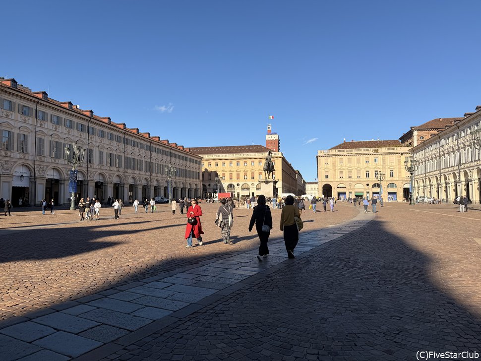 こちらも徒歩でアクセス!トリノ市民の憩いの場、サンカルロ広場