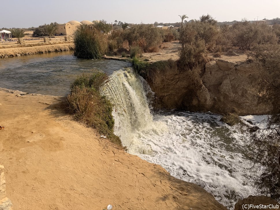 エジプト唯一の滝　ワディ・エル・ライアン