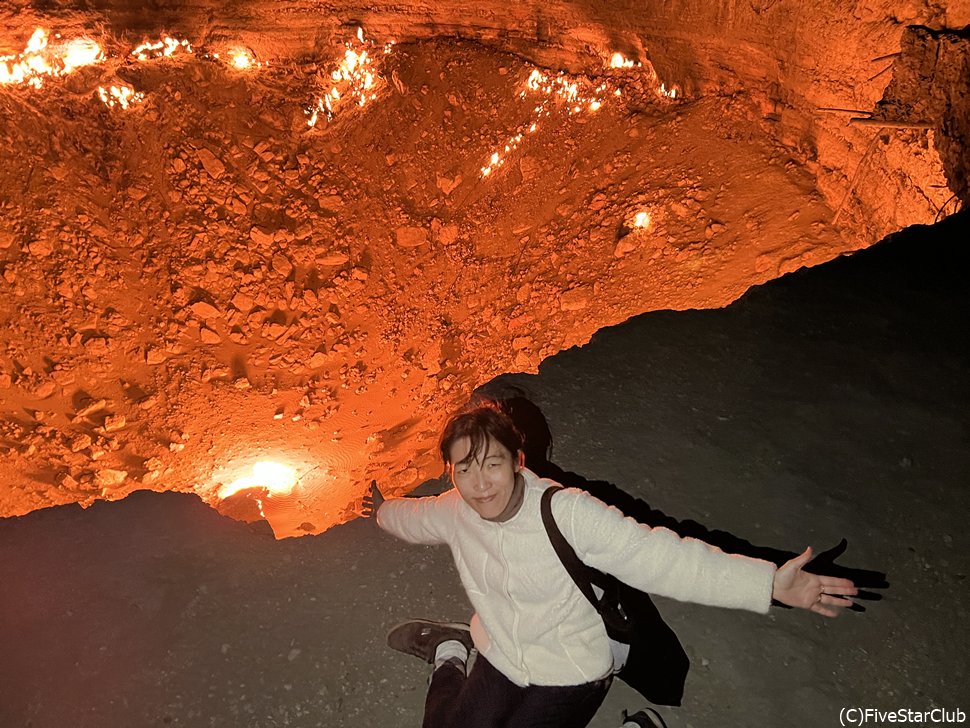 クレーターの近くでは熱を全身に感じます