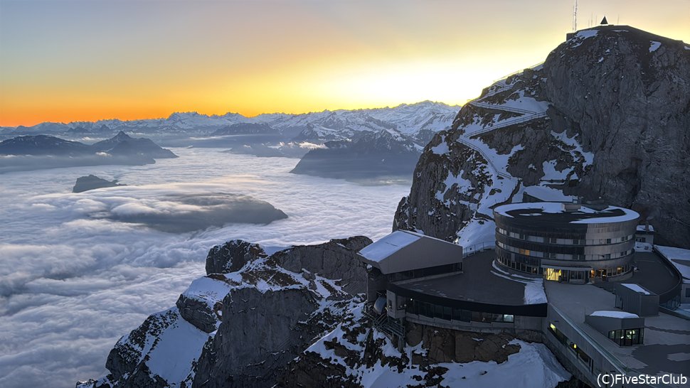 アルプスを照らす朝日