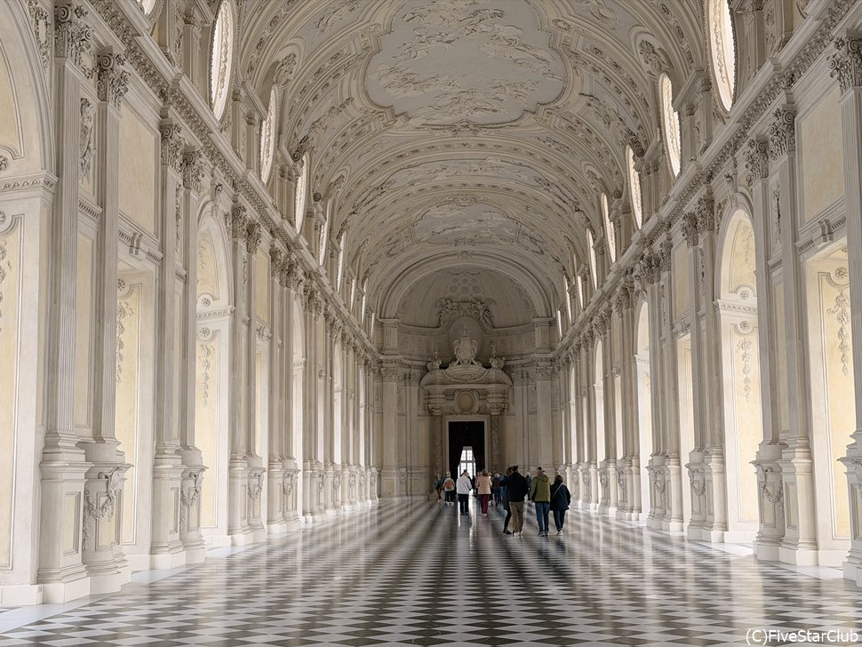 ヴェナリーア・レアーレ、ガレリア・グランデ(大回廊)<トリノ>