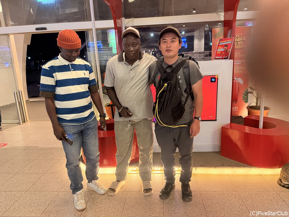 ガンビアのガイドとドライバー