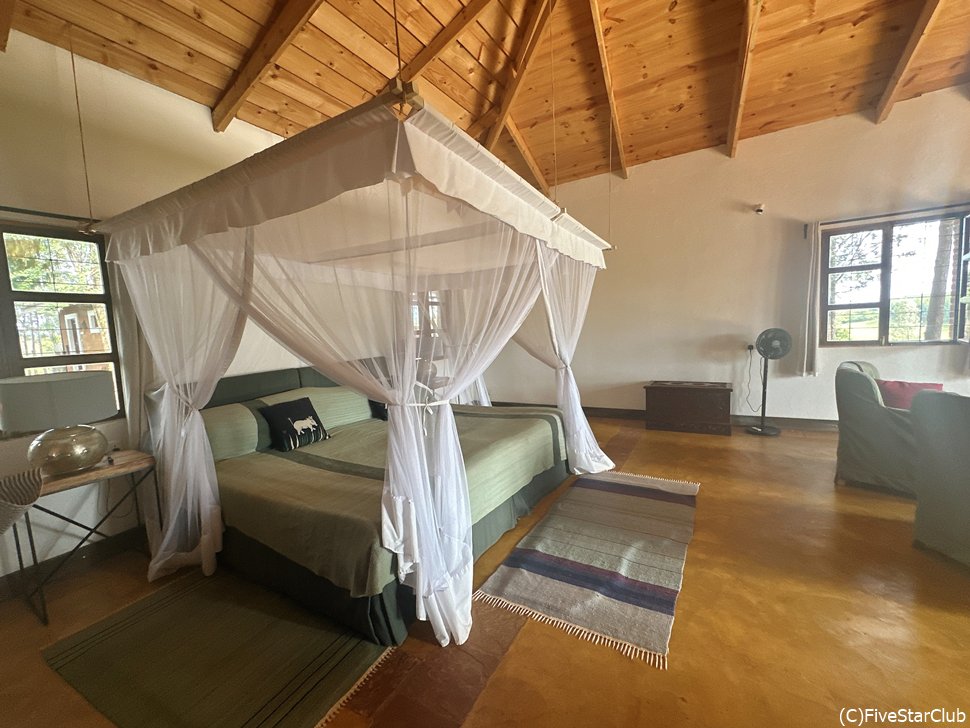 ファームハウスのゆったりした室内