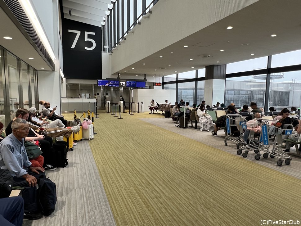 出発前のカタール航空ゲート