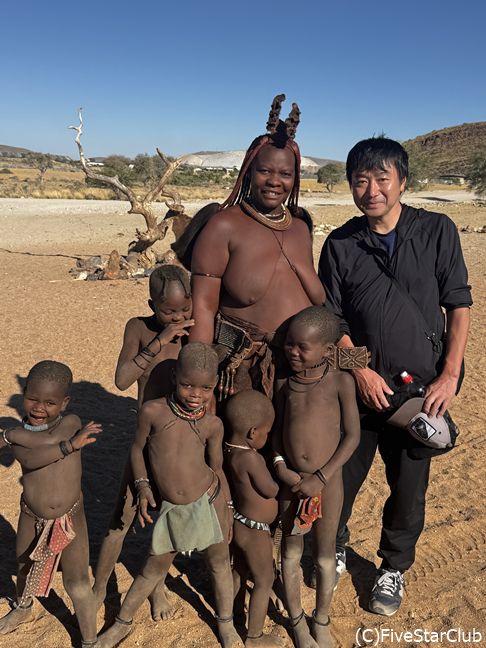 気軽に行けるヒンバ族の村　ヒンバ族の村訪問＜ダマラランド＞